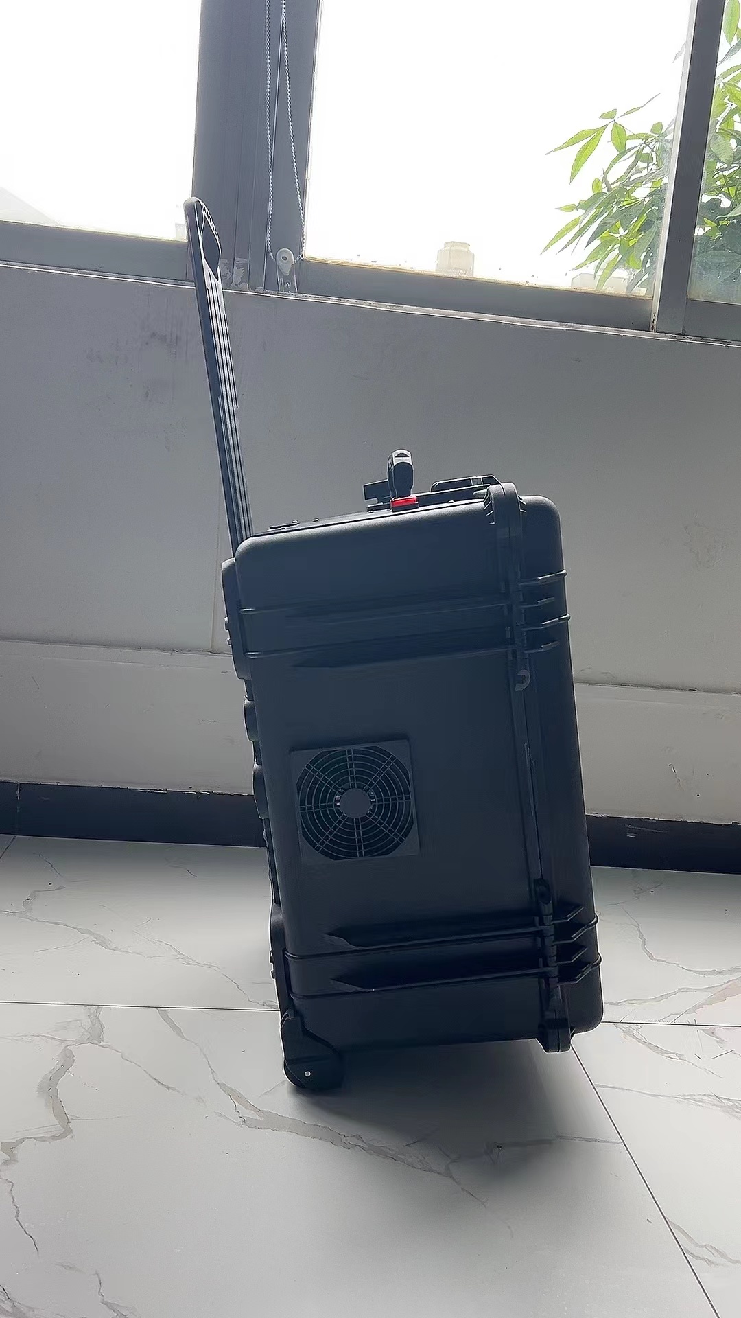 留坝手拉箱型移动通信干扰器